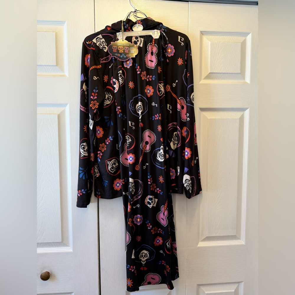 Disney / Pixar Coco 2 Piece Pajama set - Picture 6 of 6
